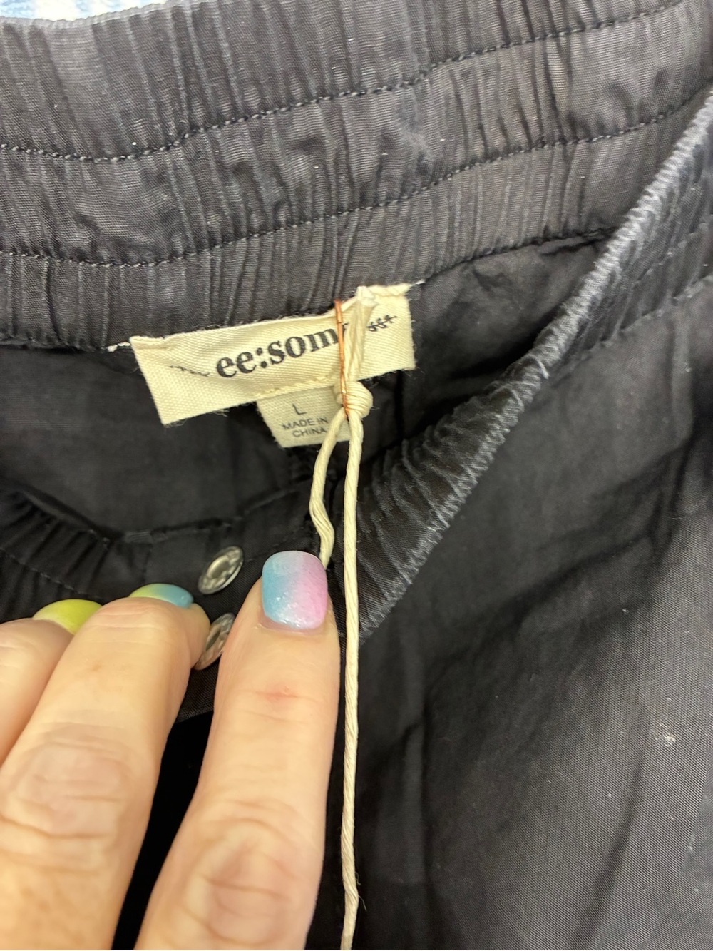 eesome Black Women’s Cargo Shorts with Elastic Waist